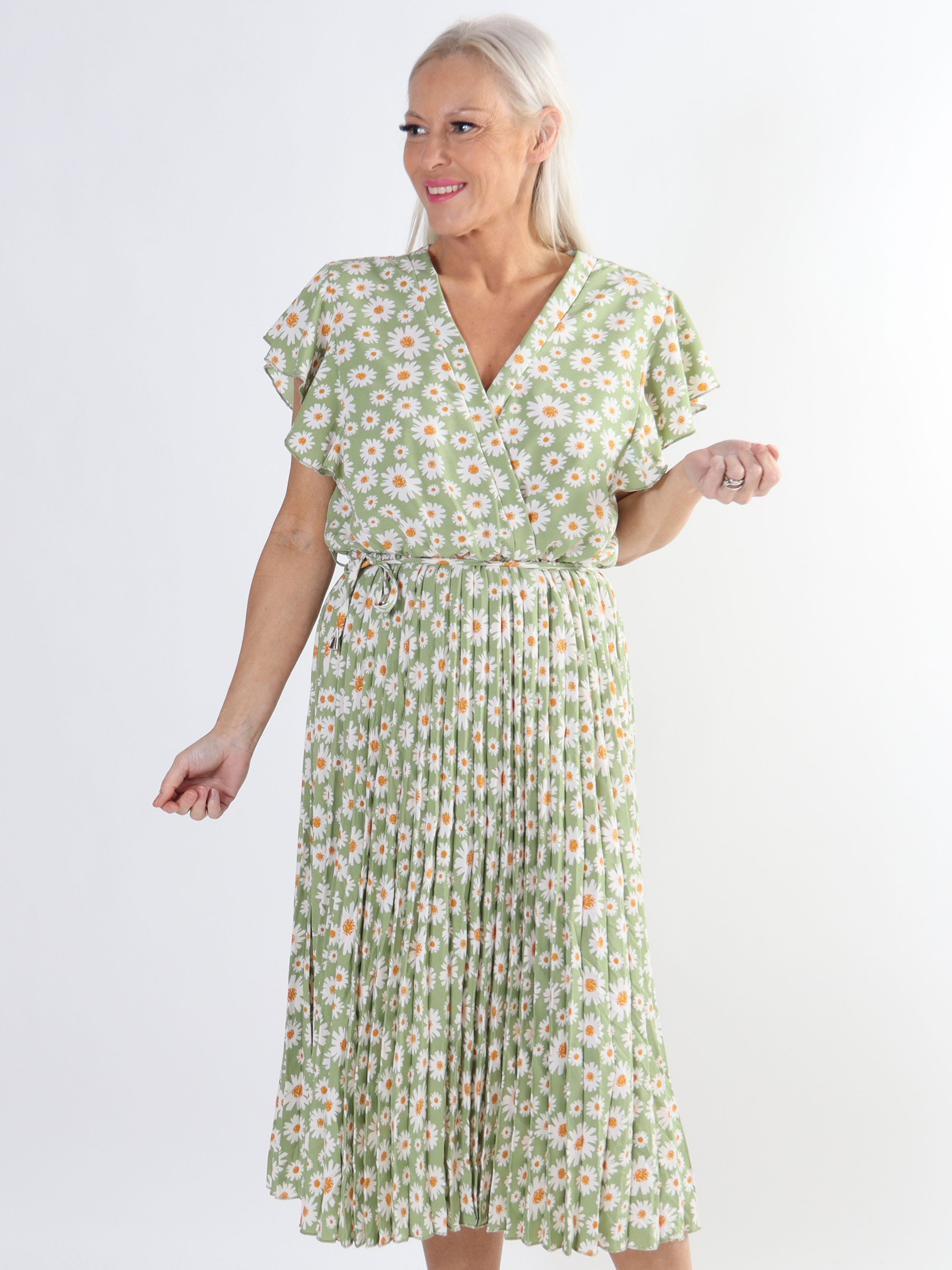 Callidora Flower - Plus size kjole med plisseringer og flæser